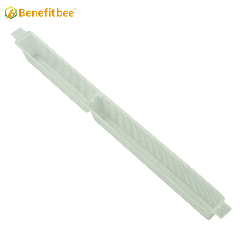 Wholesale good plastic bee feeder for the bees